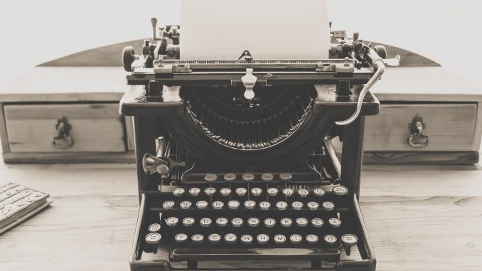 typewriter-1248088